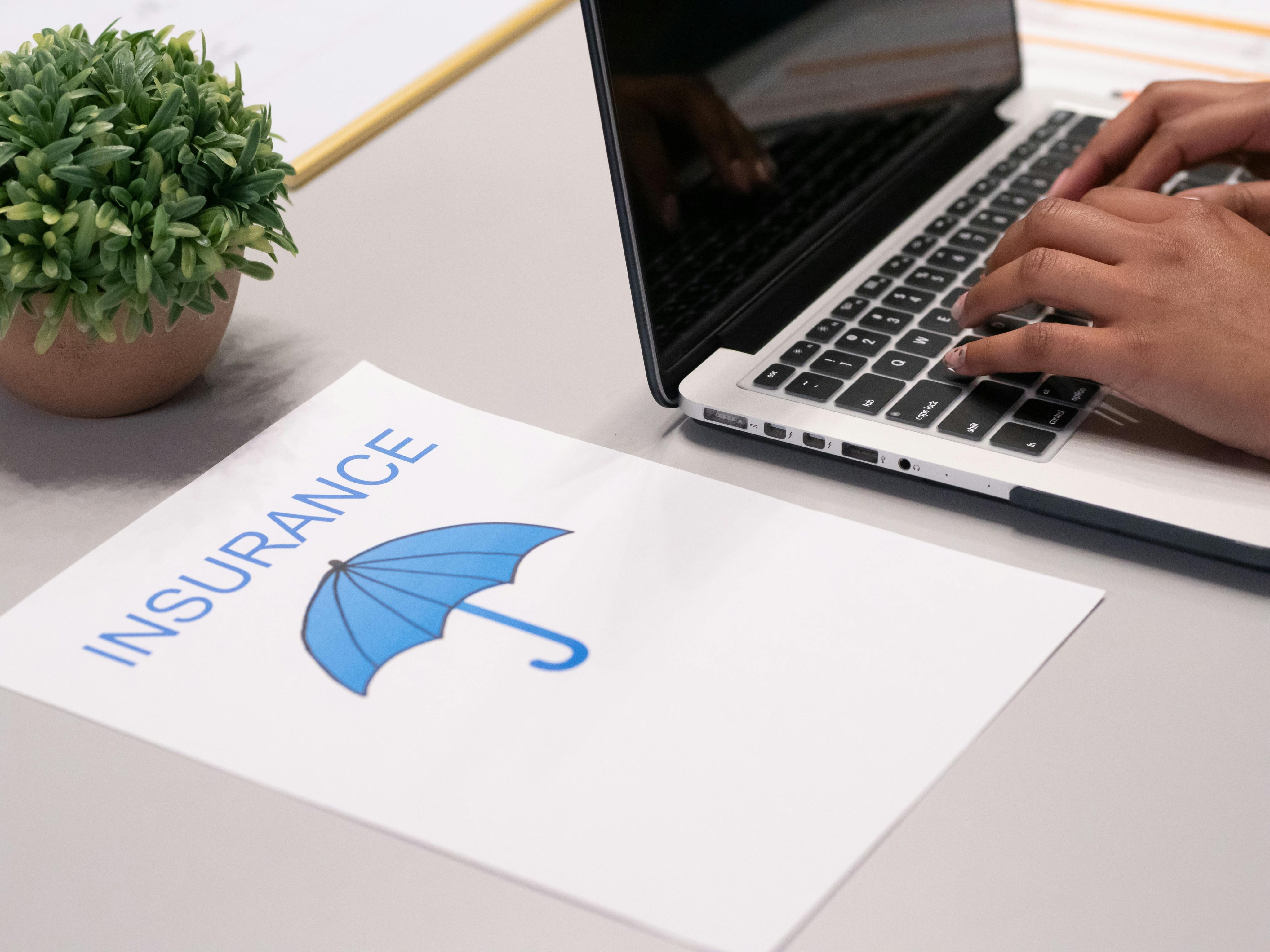Travel Insurance for Women Travelers: Safety, Health & Smart Planning for Solo and Group Trips